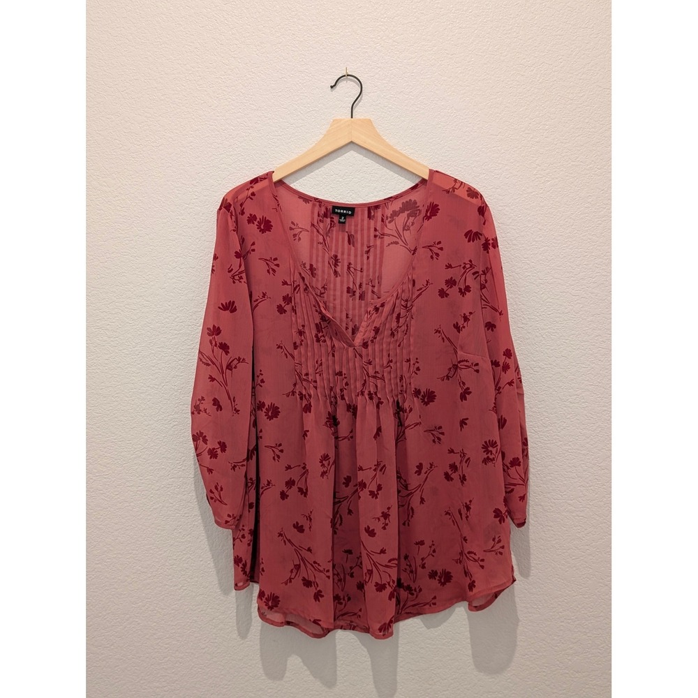 Torrid Pink Floral Pintuck V-Neck Blouse Plus Size 2X